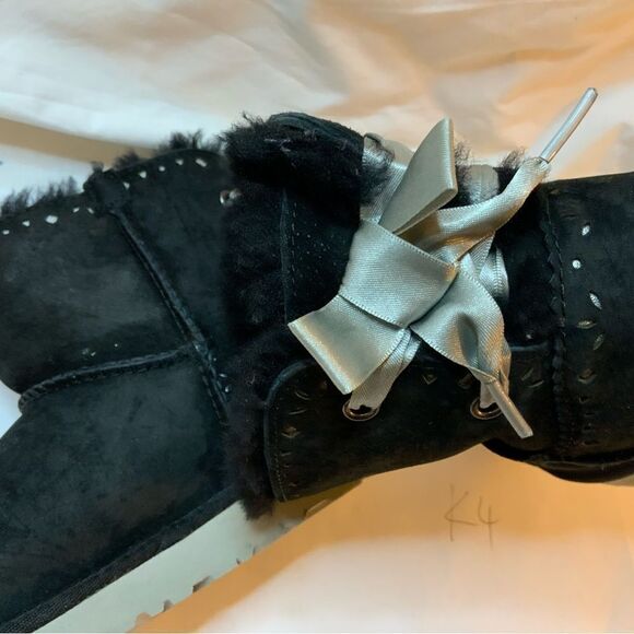 UGG 1010494k Dixi Flora Perforated Bow Ankle Classic Short Boots Fur Black 3 UK2 - Picture 8 of 14